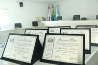 Câmara homenageia cidadãos e instituições painenses