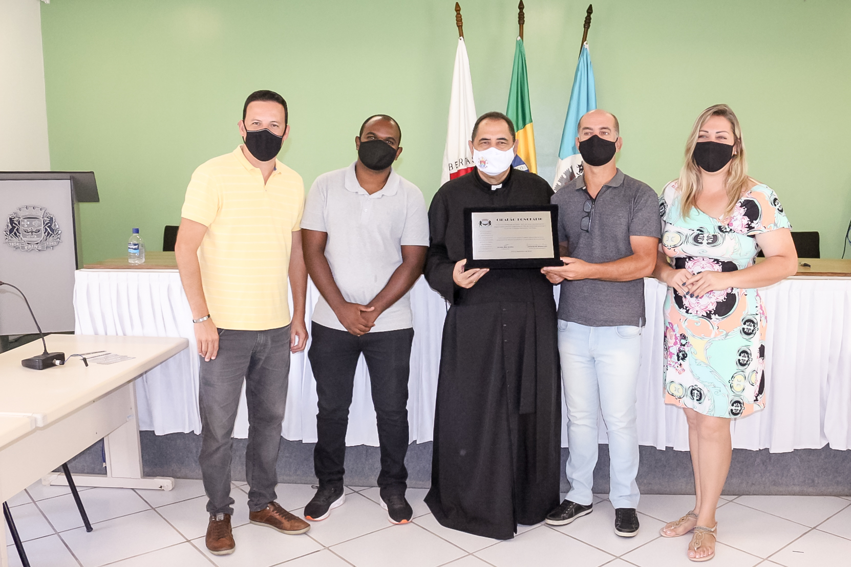 Câmara Homenageia Padre Adelzire com título de Cidadão Honorário