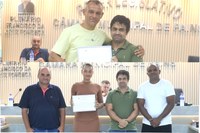 Câmara homenageia cidadãos em sessão ordinária